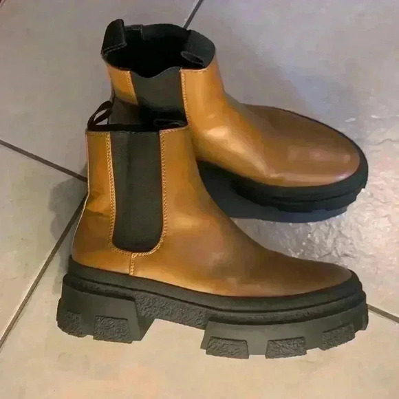 Zara Tan Black rubberized bottom boots size 39 - Picture 1 of 7